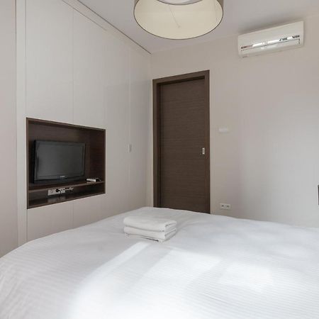 Grzybowska Platinum Apartment Tower A Варшава Екстер'єр фото